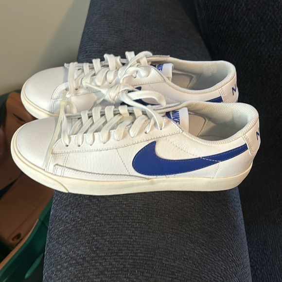 Blazers - Picture 2 of 5